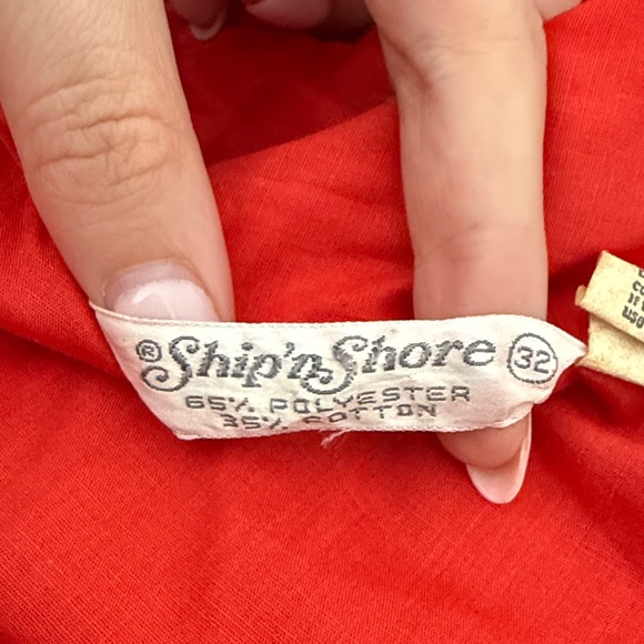 Ship’n Shore red sleeveless button down blouse - Picture 11 of 12